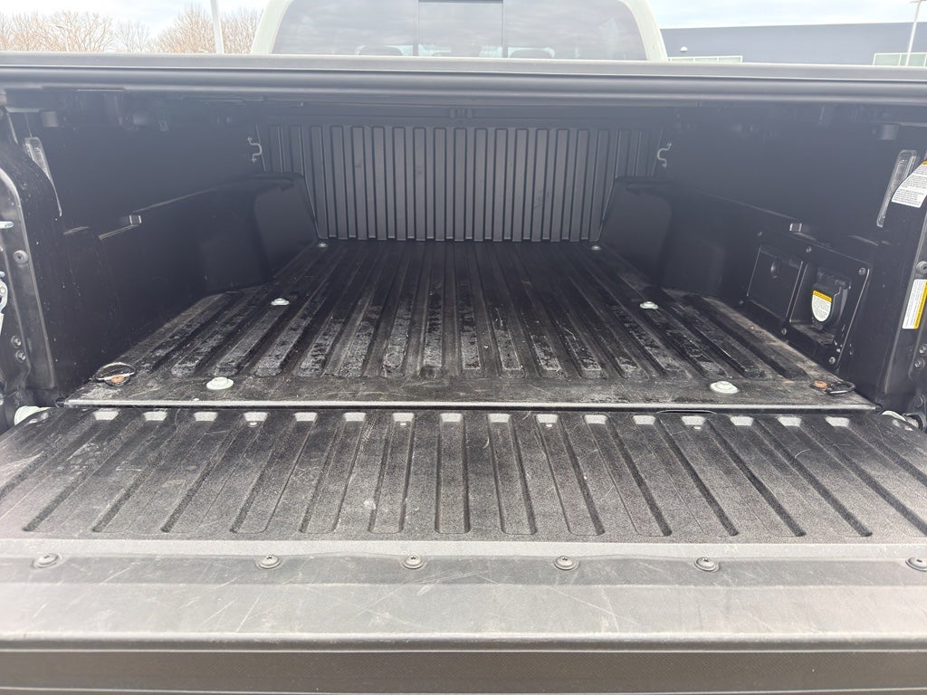 2022 Toyota Tacoma 4WD SR