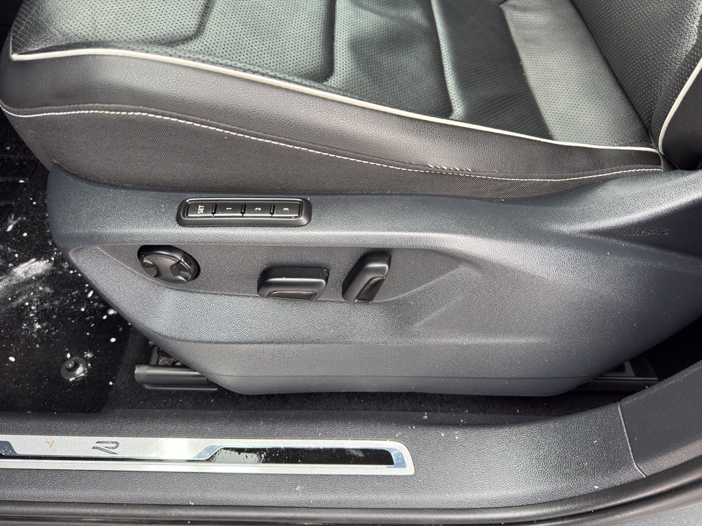 2022 Volkswagen Tiguan SEL R-Line