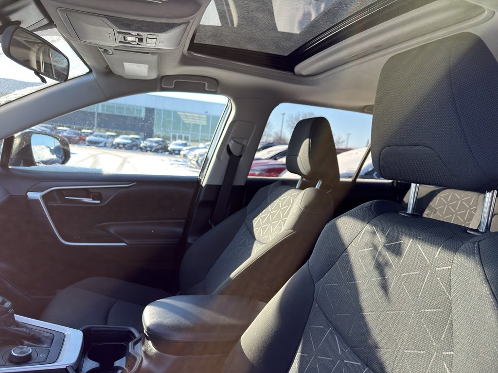 2021 Toyota RAV4 Hybrid XLE