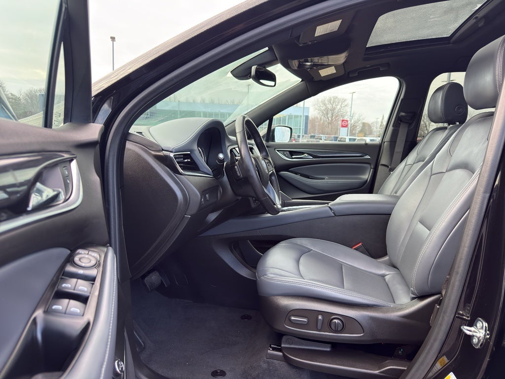 2022 Buick Enclave Essence