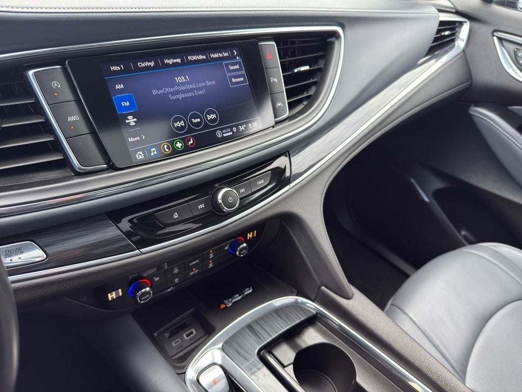 2022 Buick Enclave Essence