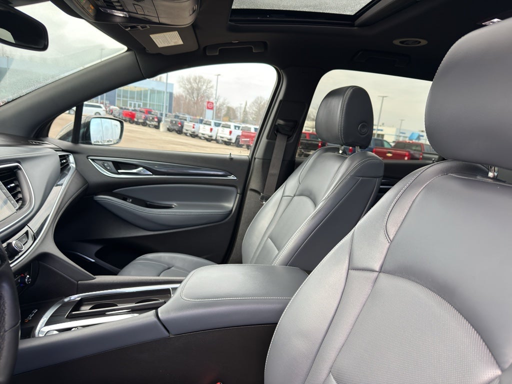 2022 Buick Enclave Essence