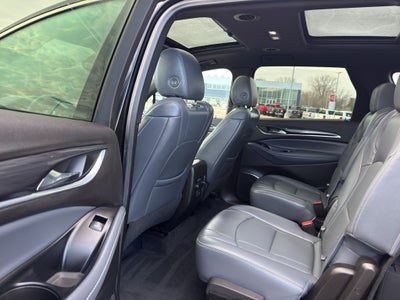 2022 Buick Enclave Essence