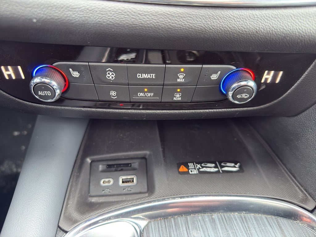 2024 Buick Enclave Essence