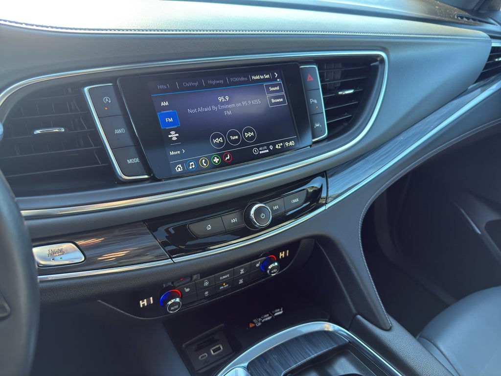 2024 Buick Enclave Essence