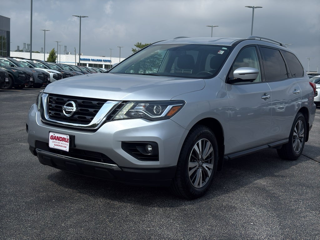 2017 Nissan Pathfinder SL