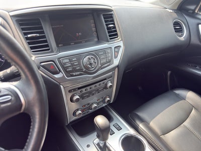 2017 Nissan Pathfinder SL