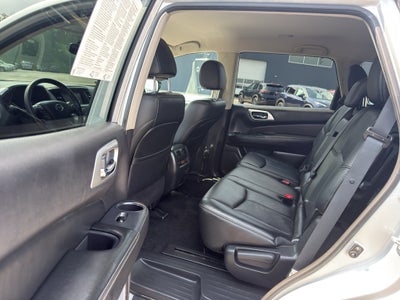 2017 Nissan Pathfinder SL