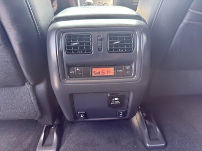 2017 Nissan Pathfinder SL