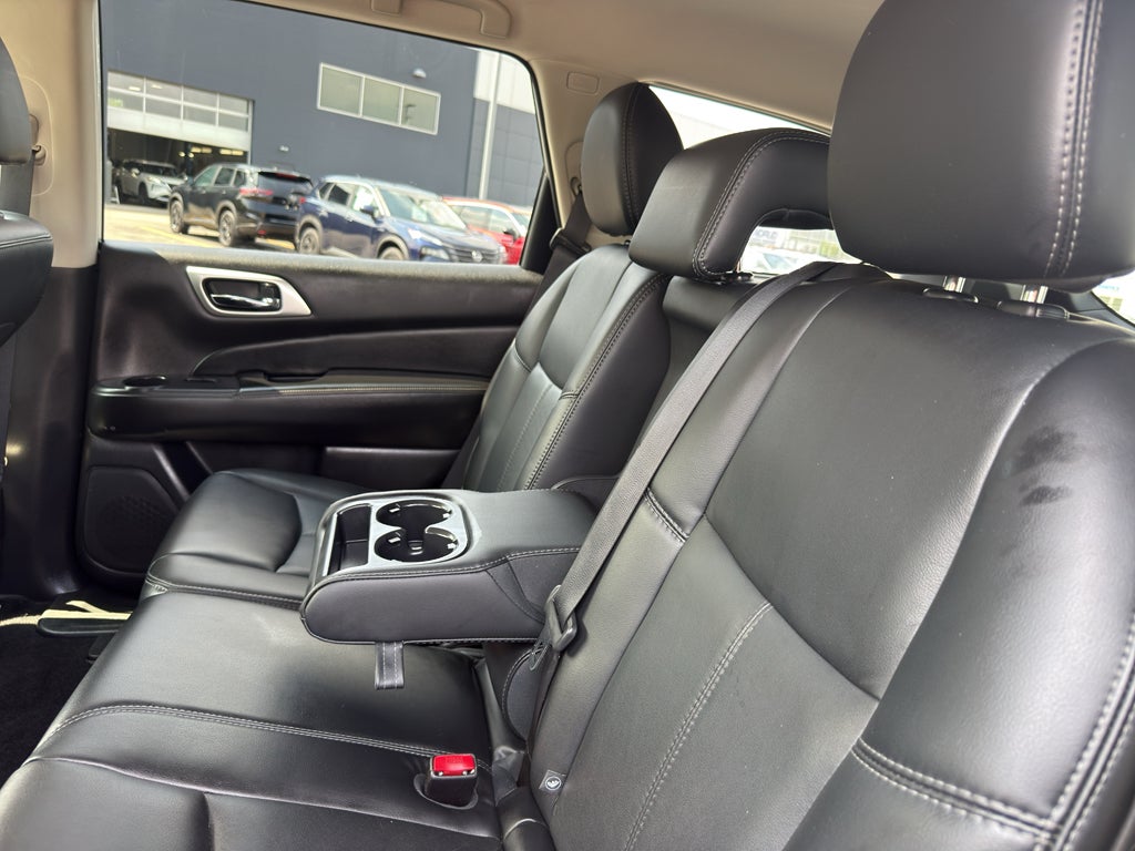 2017 Nissan Pathfinder SL