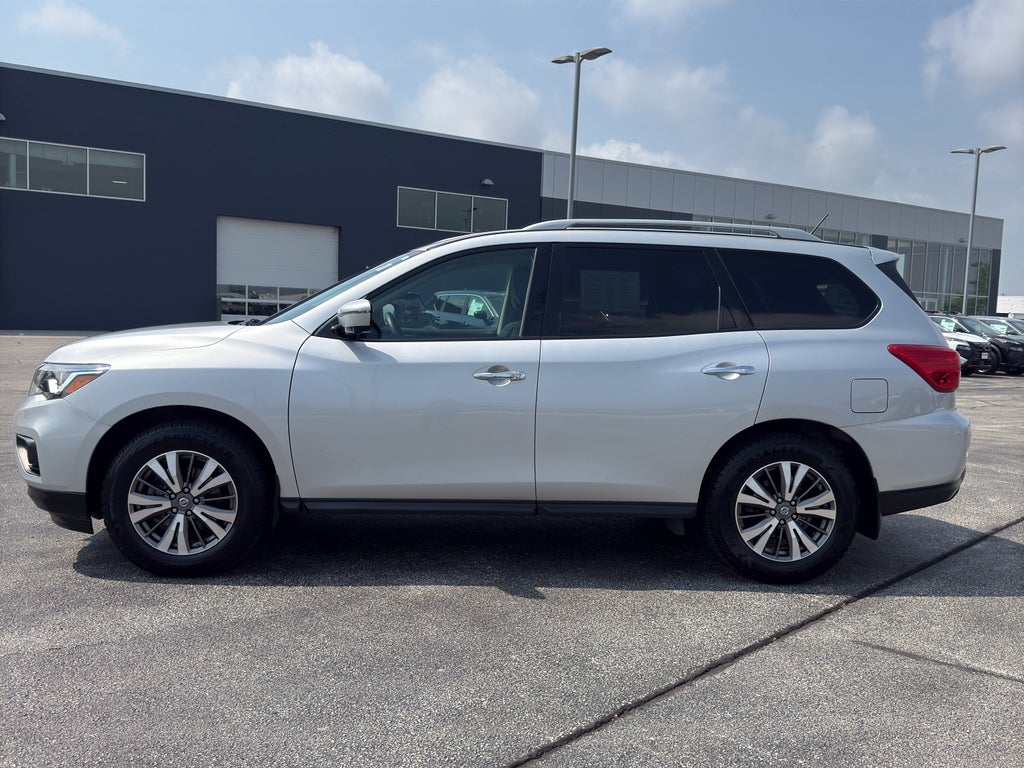 2017 Nissan Pathfinder SL