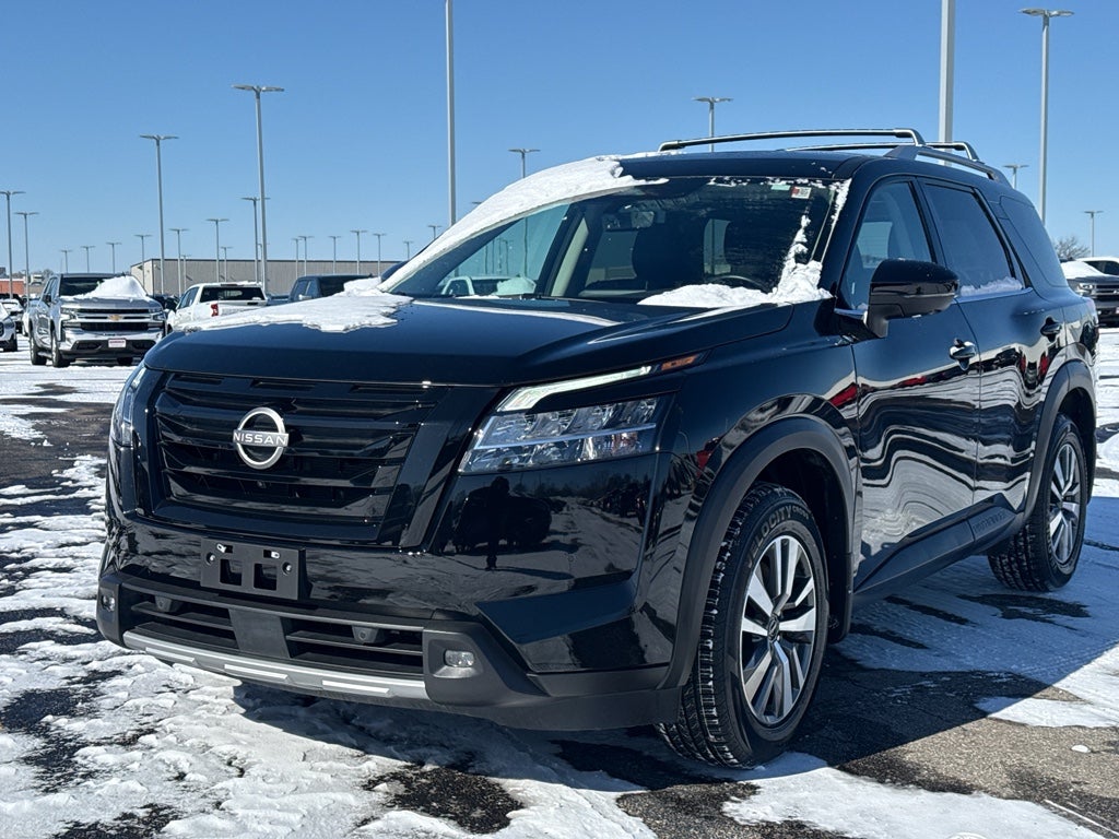 2023 Nissan Pathfinder SL
