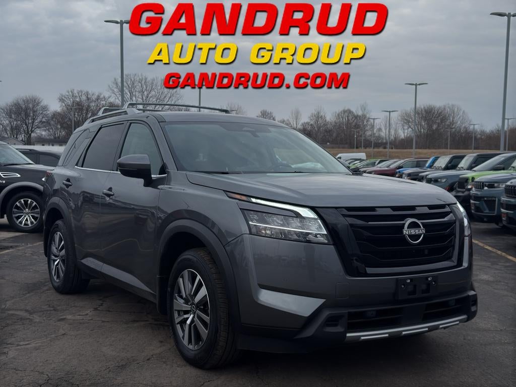 2024 Nissan Pathfinder SL