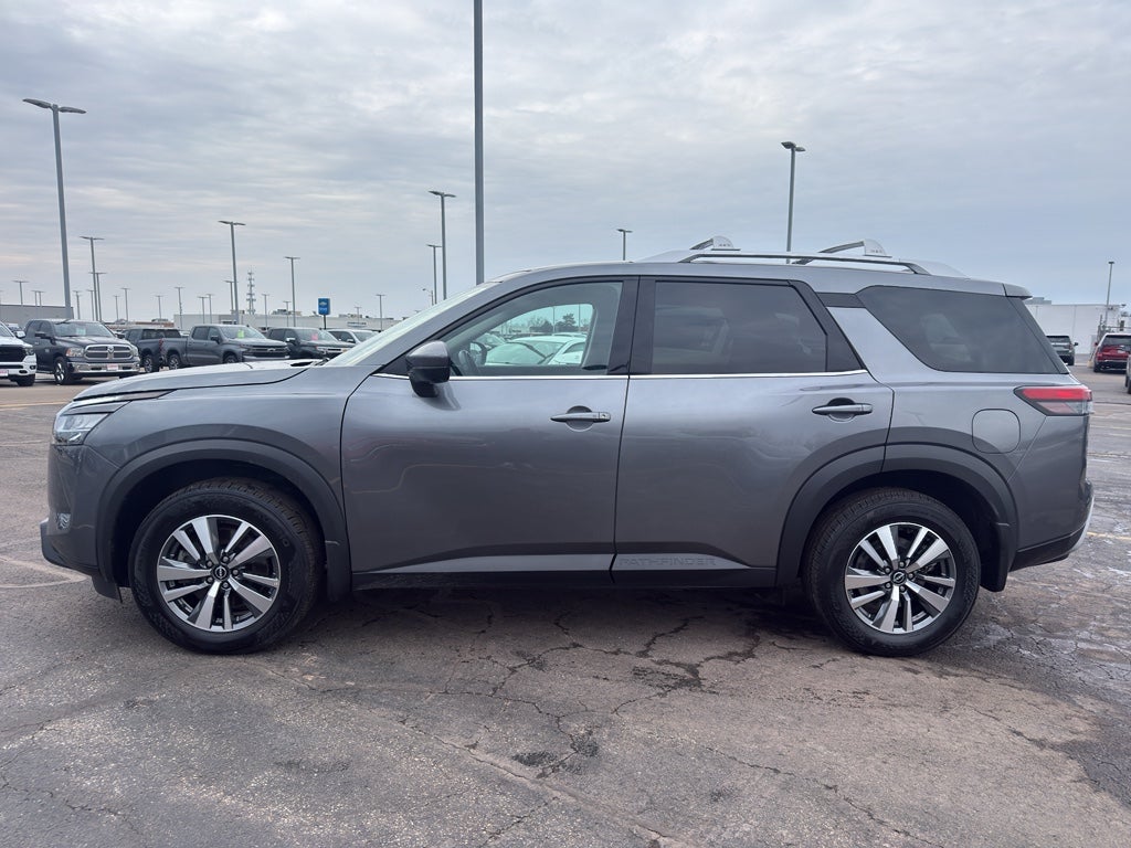 2024 Nissan Pathfinder SL