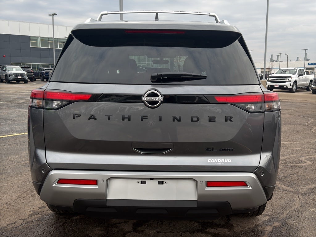 2024 Nissan Pathfinder SL