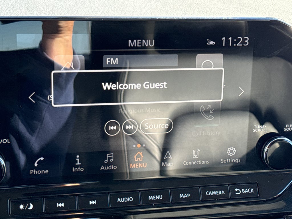 2023 Nissan Pathfinder SL