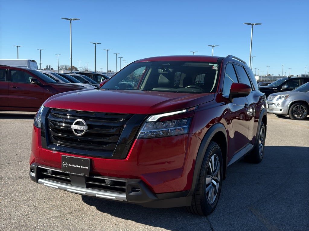 2023 Nissan Pathfinder SL