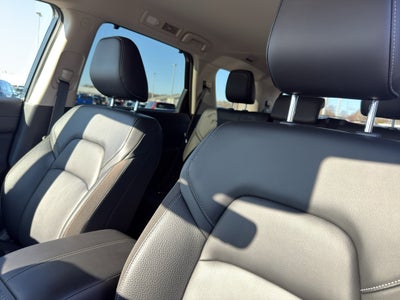 2025 Nissan Pathfinder SL