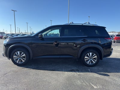 2025 Nissan Pathfinder SL