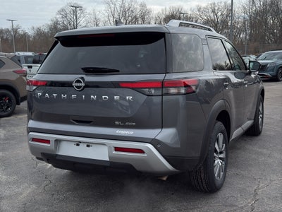 2025 Nissan Pathfinder SL