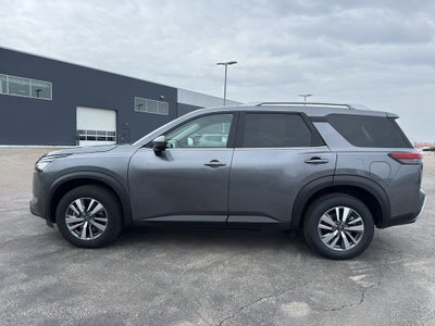 2025 Nissan Pathfinder SL