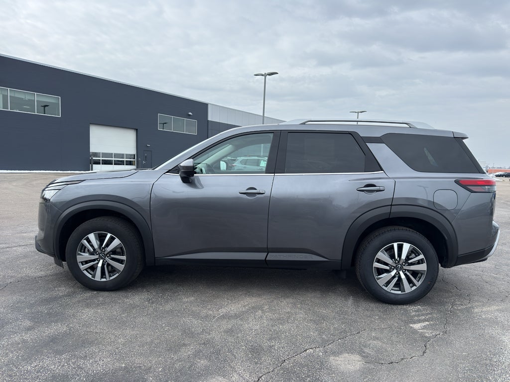 2025 Nissan Pathfinder SL
