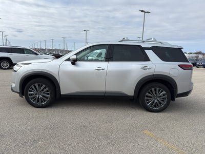 2025 Nissan Pathfinder SL