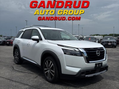 2025 Nissan Pathfinder Platinum