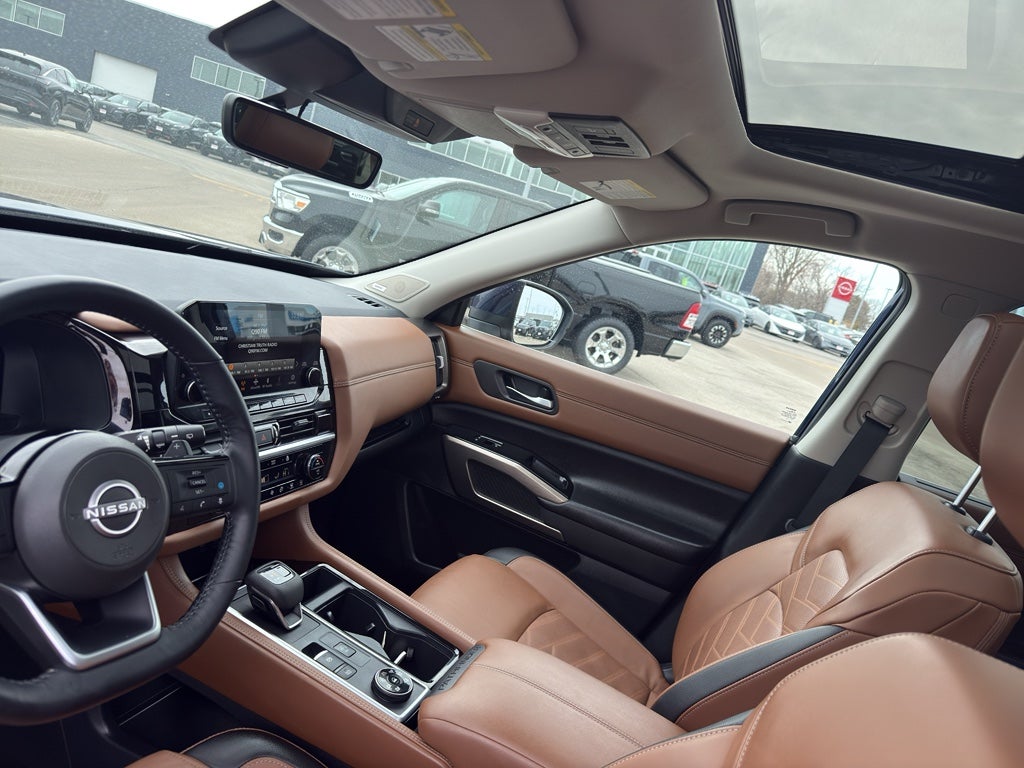 2024 Nissan Pathfinder Platinum