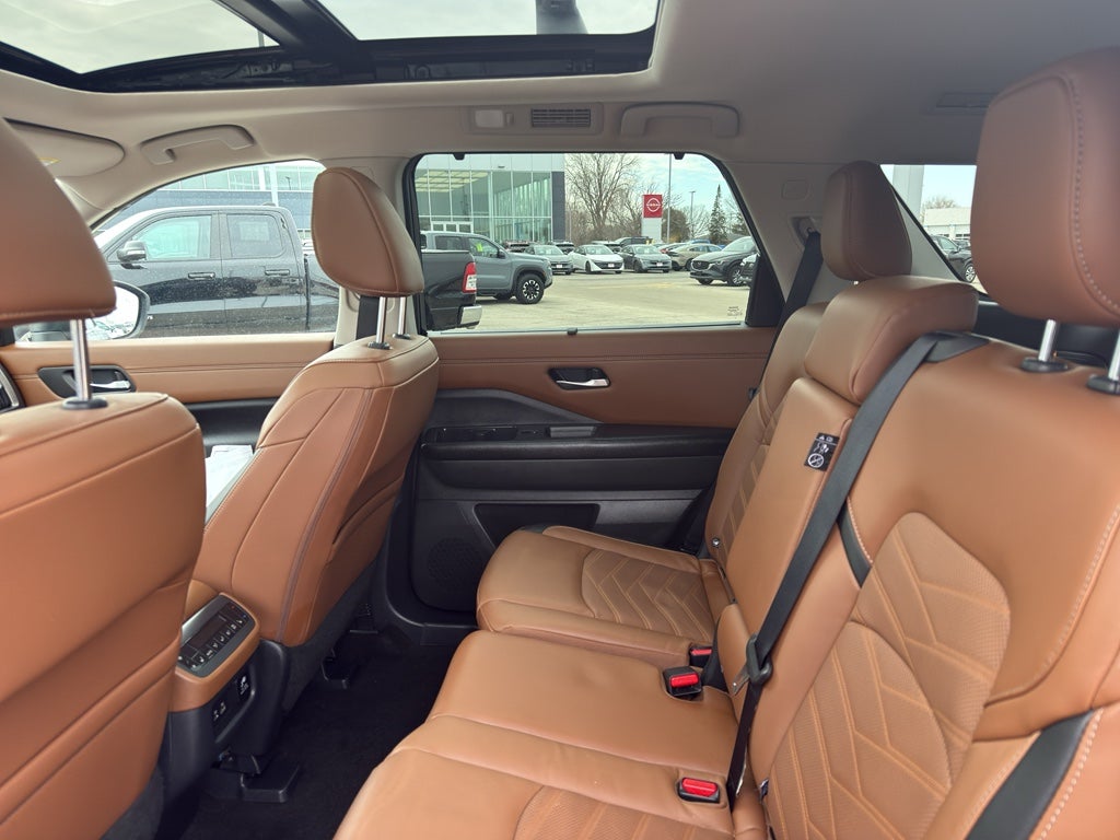 2024 Nissan Pathfinder Platinum