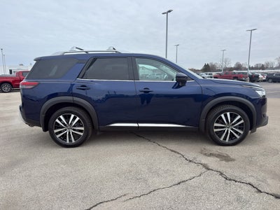 2024 Nissan Pathfinder Platinum