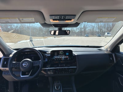 2024 Nissan Pathfinder Platinum