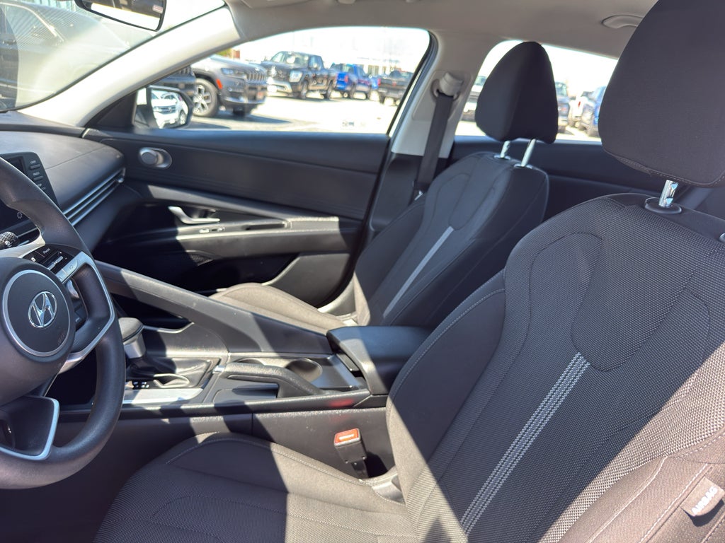 2021 Hyundai Elantra SE