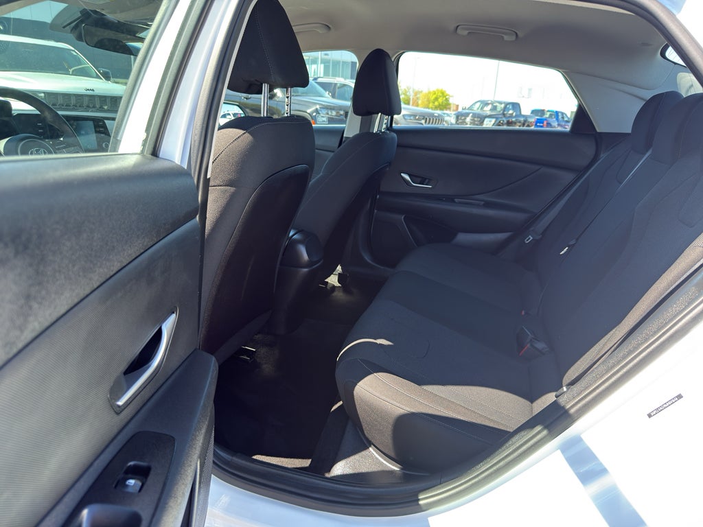 2021 Hyundai Elantra SE
