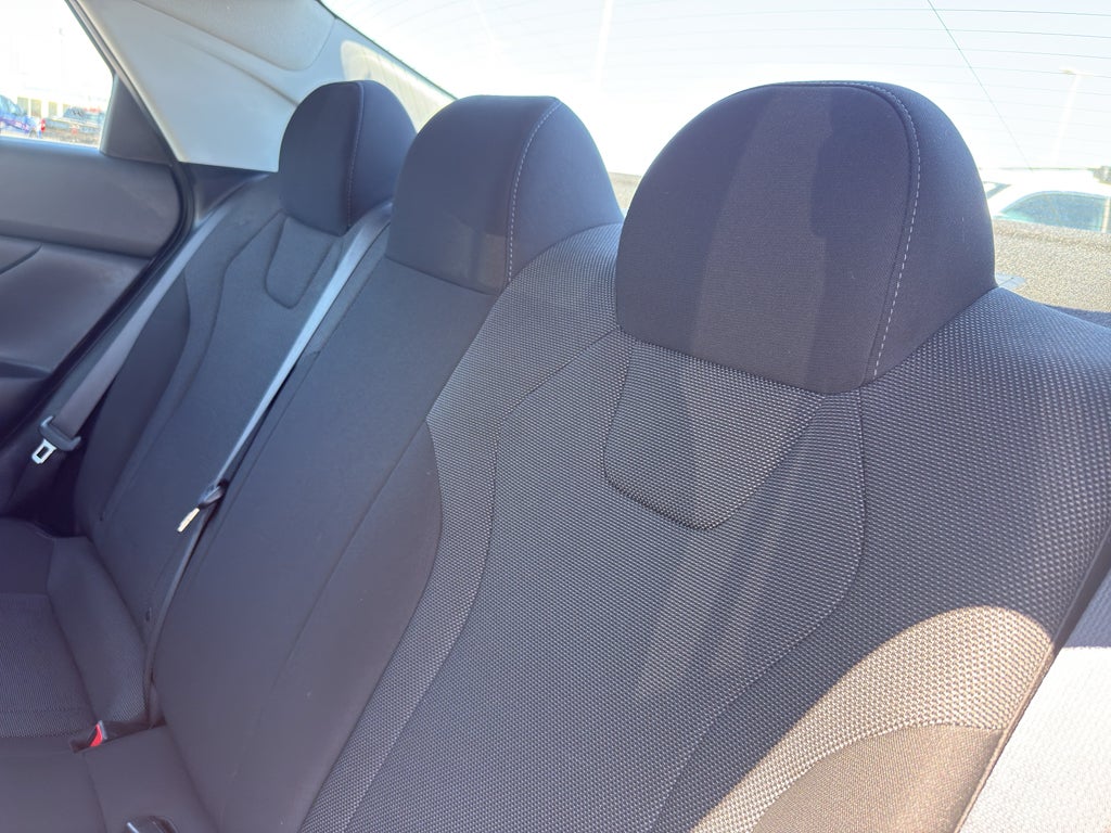 2021 Hyundai Elantra SE