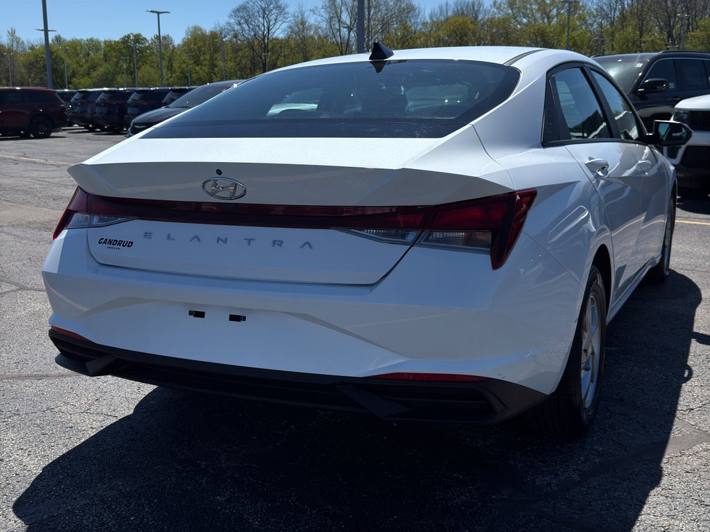 2021 Hyundai Elantra SE