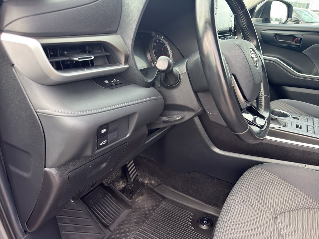 2020 Toyota Highlander LE