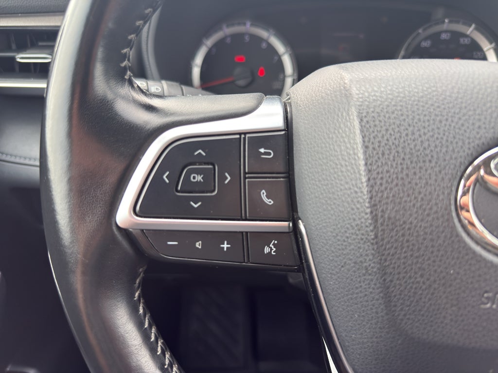 2020 Toyota Highlander LE