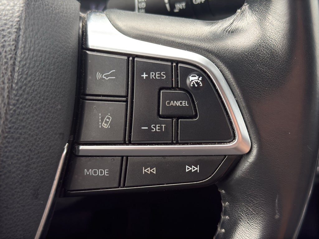 2020 Toyota Highlander LE