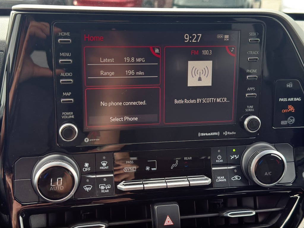 2020 Toyota Highlander LE