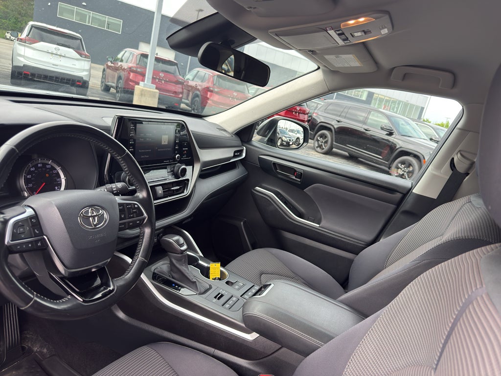 2020 Toyota Highlander LE