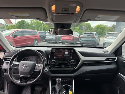 2020 Toyota Highlander LE