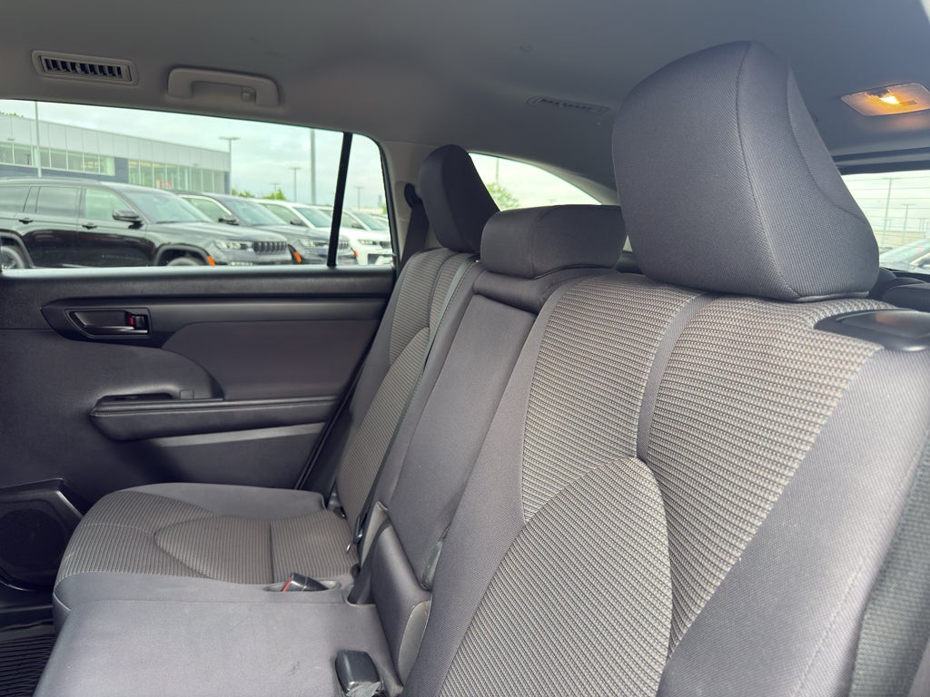 2020 Toyota Highlander LE