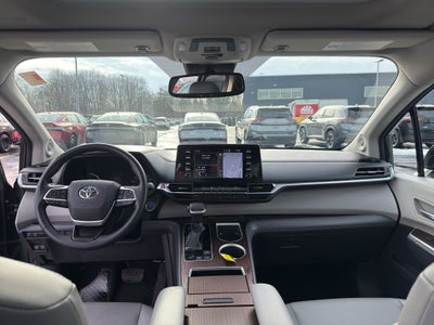 2021 Toyota Sienna XLE