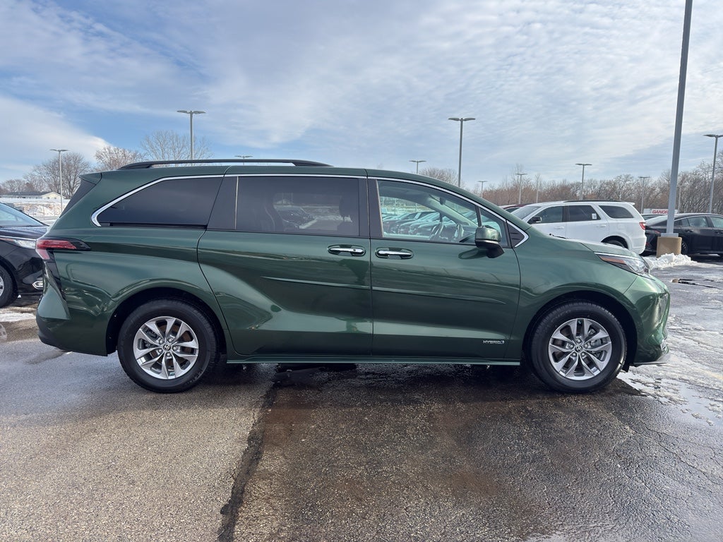 2021 Toyota Sienna XLE