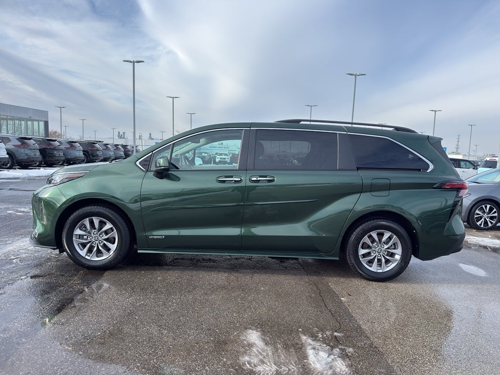 2021 Toyota Sienna XLE