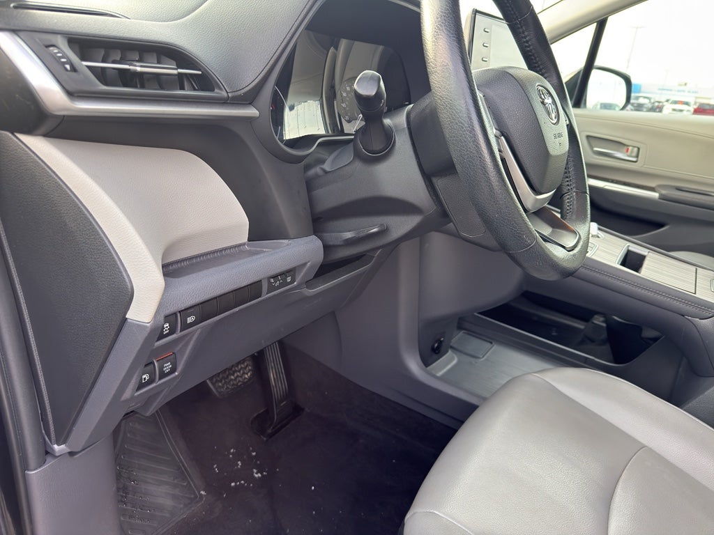 2022 Toyota Sienna XLE