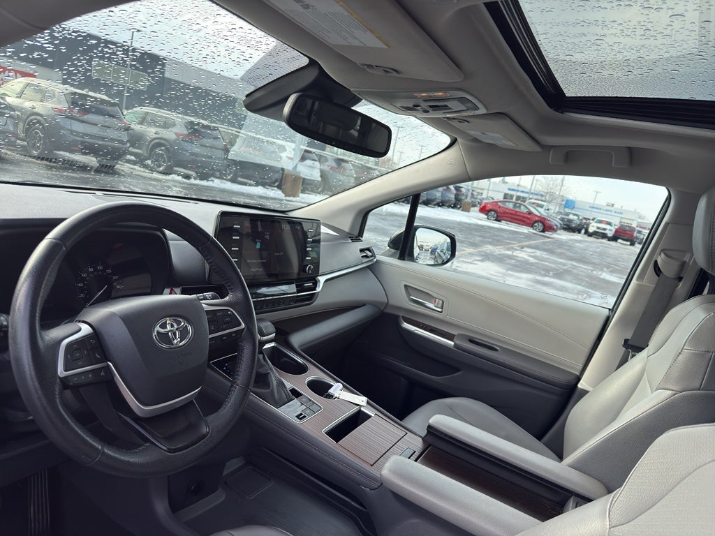 2022 Toyota Sienna XLE