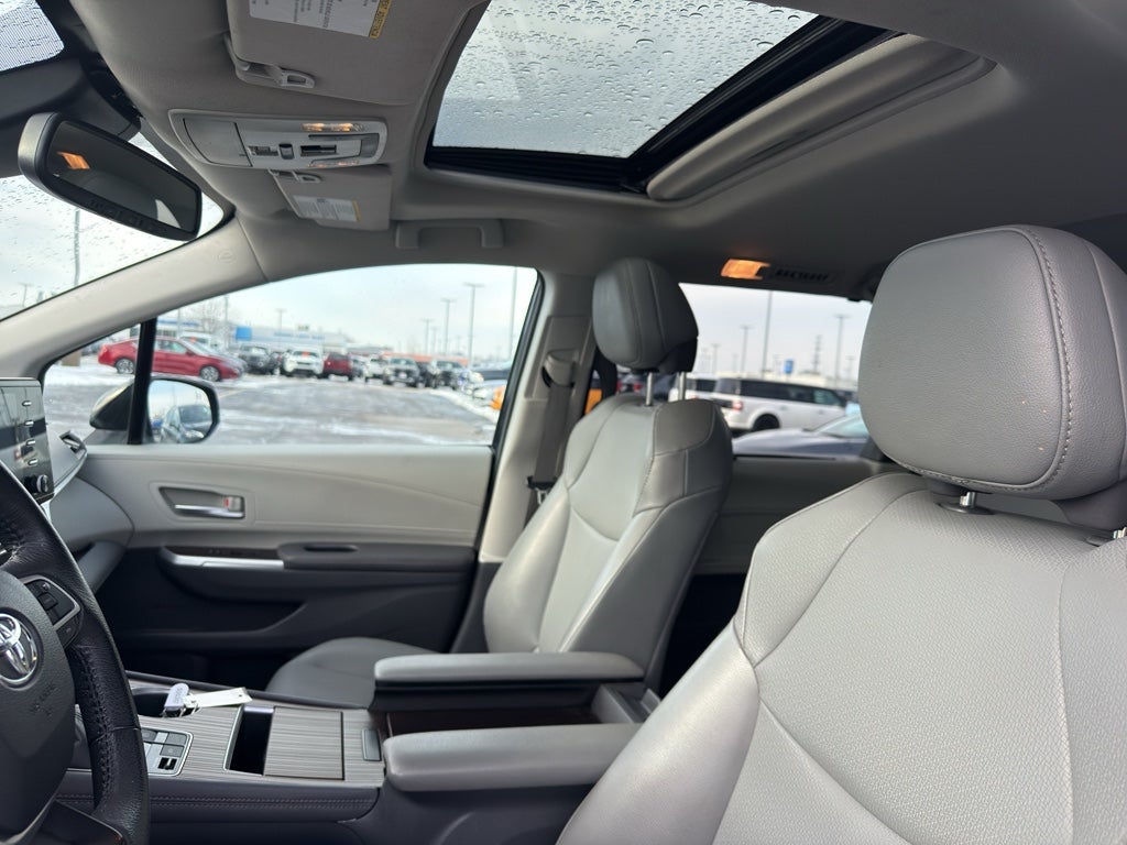 2022 Toyota Sienna XLE