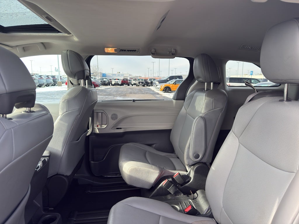 2022 Toyota Sienna XLE